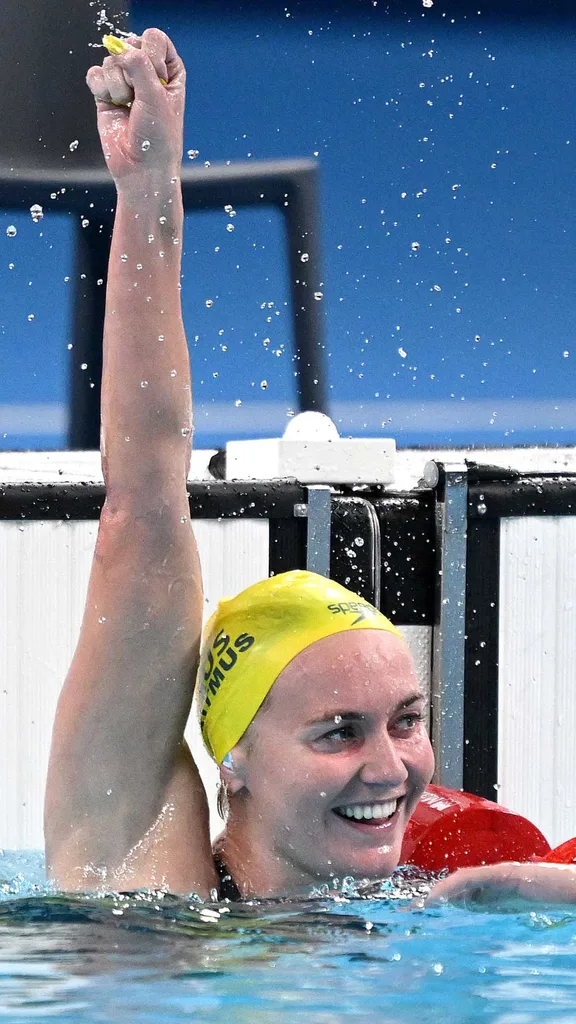 Ariarne Titmus winning Australia's first gold swimmng medal. 