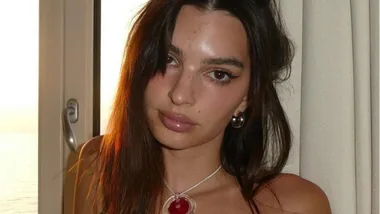 Emily Ratajkowski