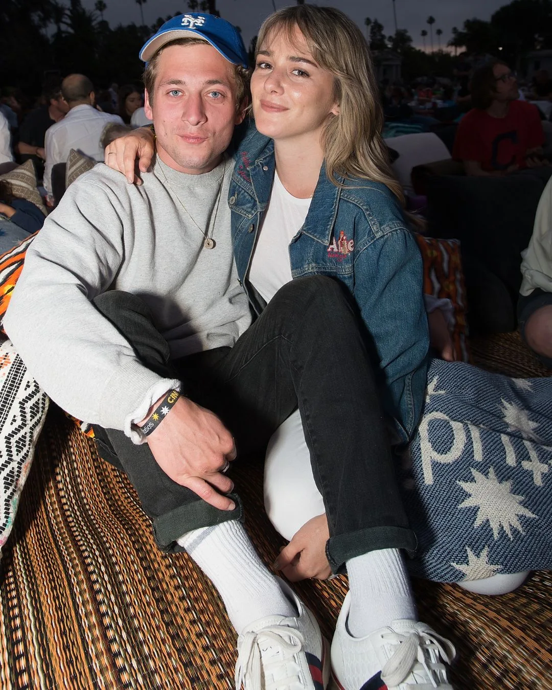 Jeremy Allen White and Addison Timlin 