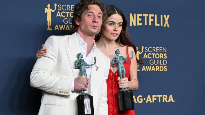 US actor Jeremy Allen White and actress Molly Gordon O poses with the awards for Outstanding Performance by a Male Actor in a Comedy Series (Allen WHite) and Outstanding Performance by an Ensemble in a Comedy Series for "The Bear" during the 30th Annual Screen Actors Guild awards