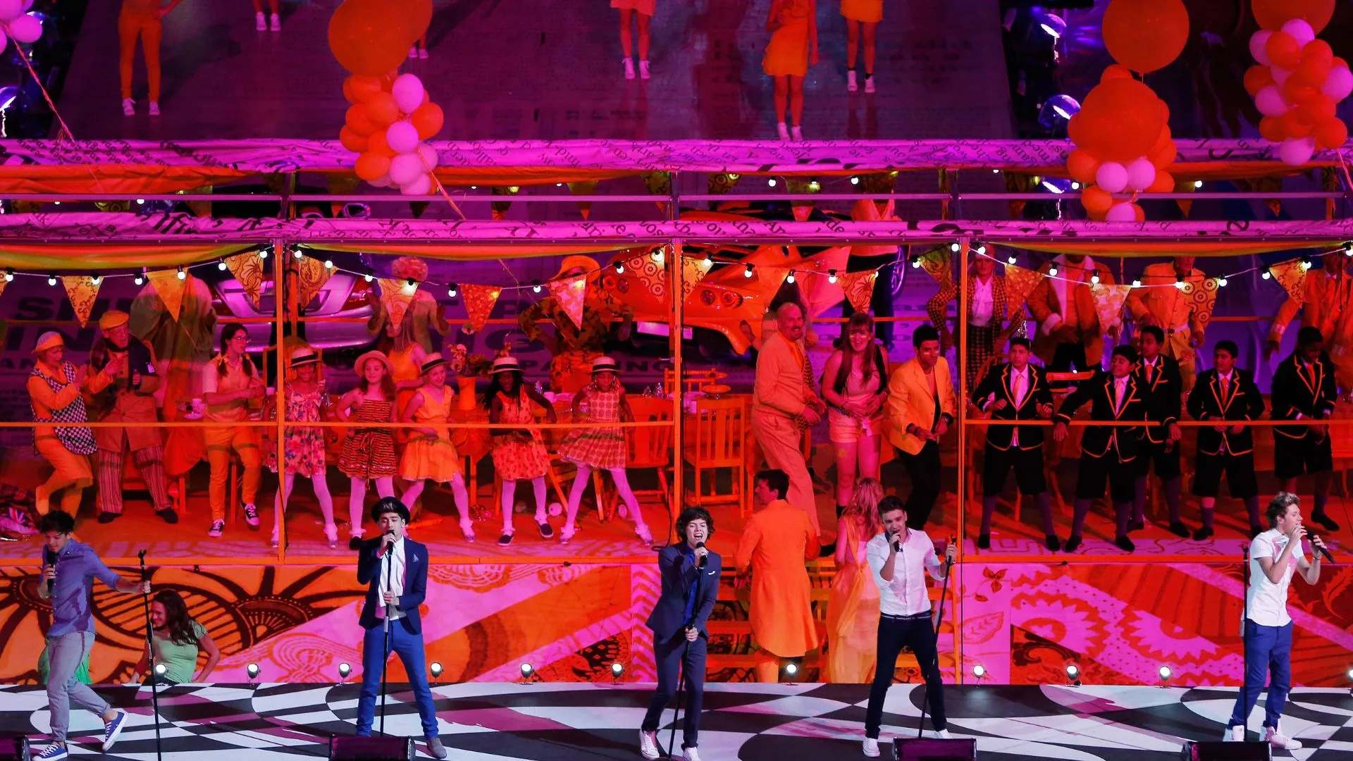  Louis Tomlinson, Zayn Malik, Harry Styles, Liam Payne and Niall Horan of One Direction perform during the Closing Ceremony on Day 16 of the London 2012 Olympic Games