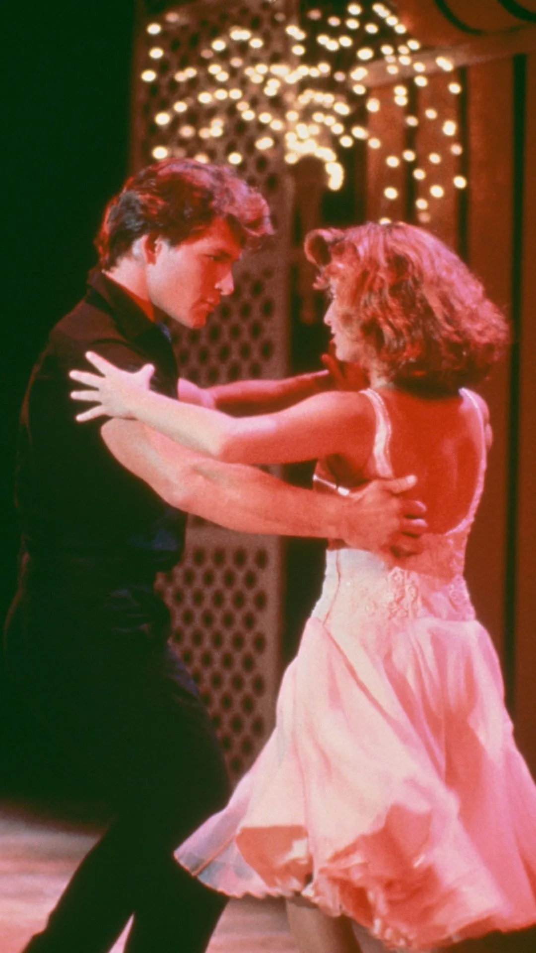 American actors Patrick Swayze (1952 - 2009) and Jennifer Grey star in the film 'Dirty Dancing', 1987.