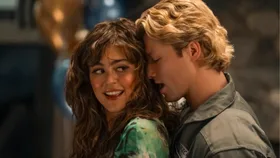Allie and Dean from Off Campus dance against each other