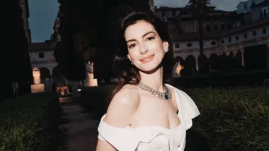 anne hathaway has been cast in Verity