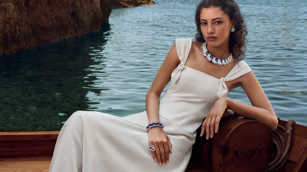 Van Cleef & Arpels new Treasure Island collection