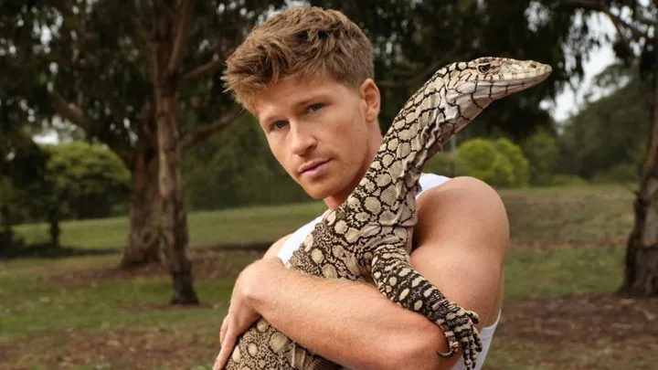 Robert Irwin's steamy Bonds campaign.