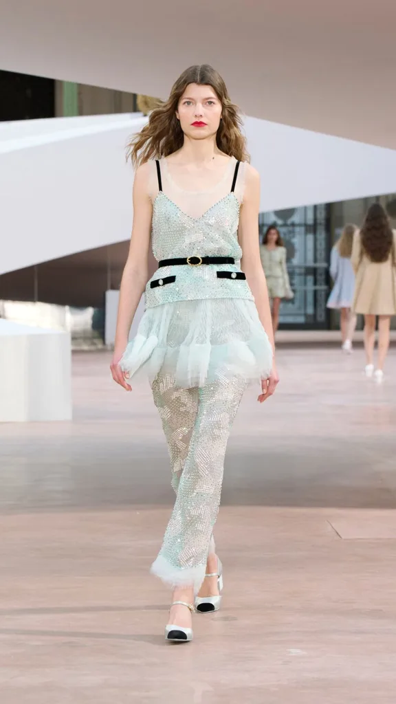 Chanel spring haute couture runway 2025