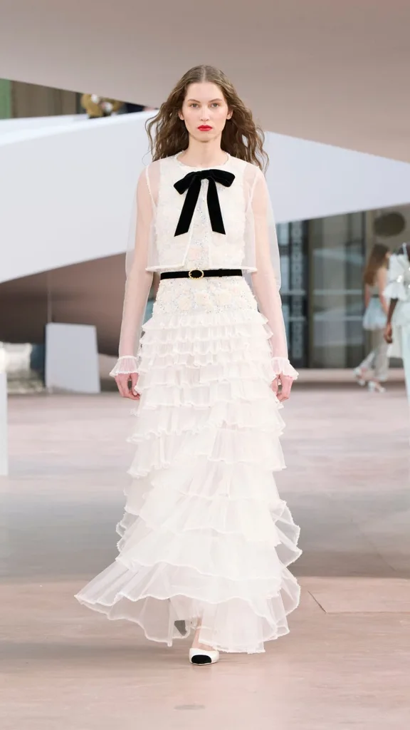 Chanel spring haute couture runway 2025
