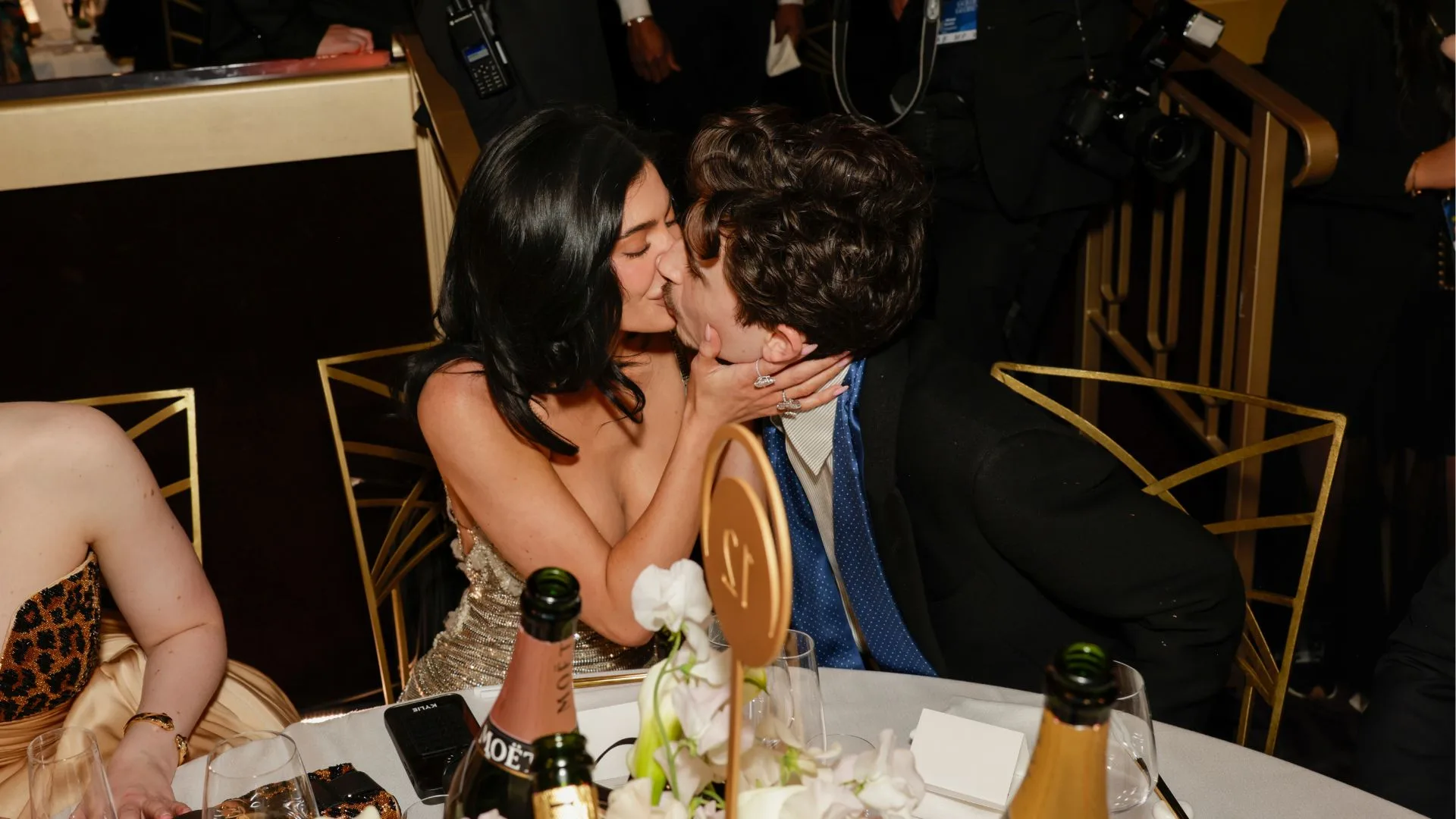 kylie jenner timothee chalamet kissing golden globes 2025