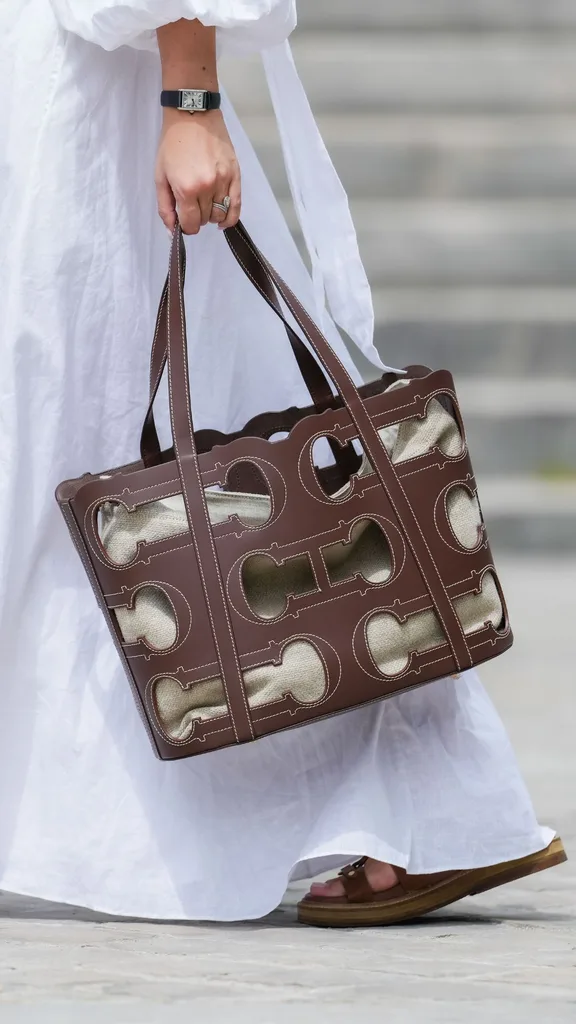 Women's leather watch street style