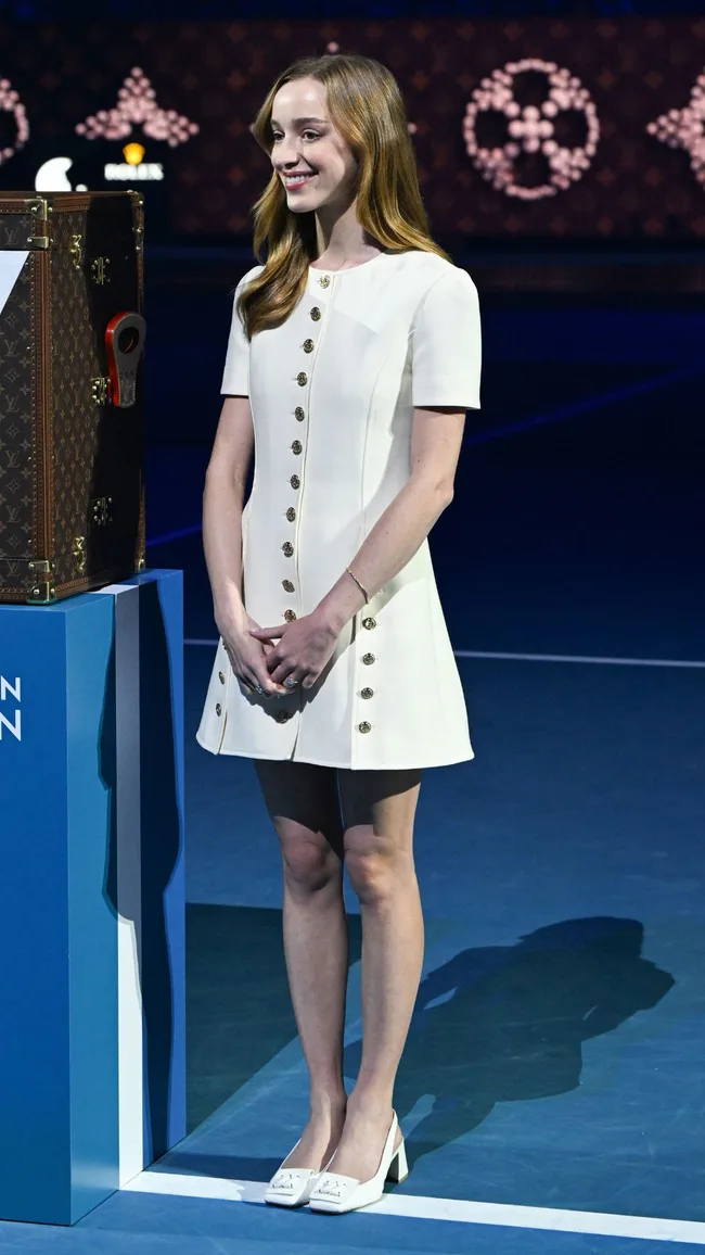 Phoebe Dynevor Aus Open Mens Final 2025