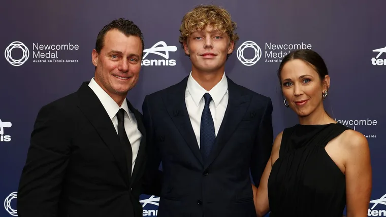 cruz hewitt with parents Lleyton and Bec