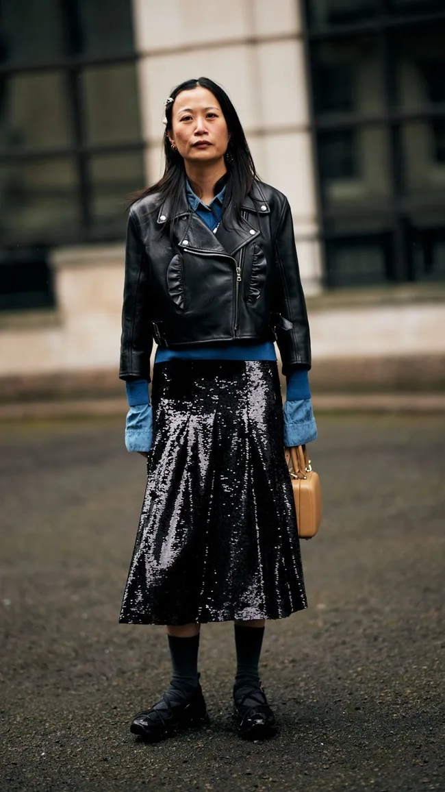 london fall 25 fashion week street style