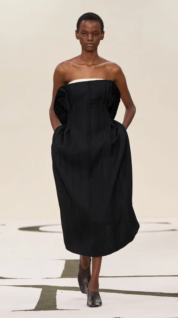 Calvin Klein Fall 25 runway