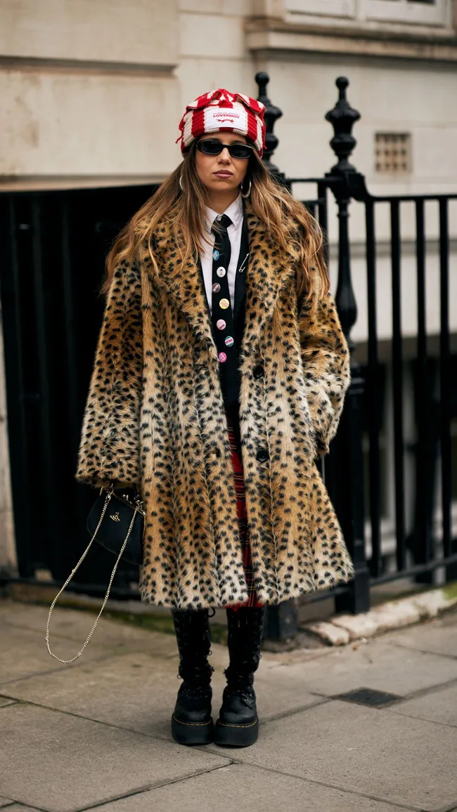 london fall 25 fashion week street style