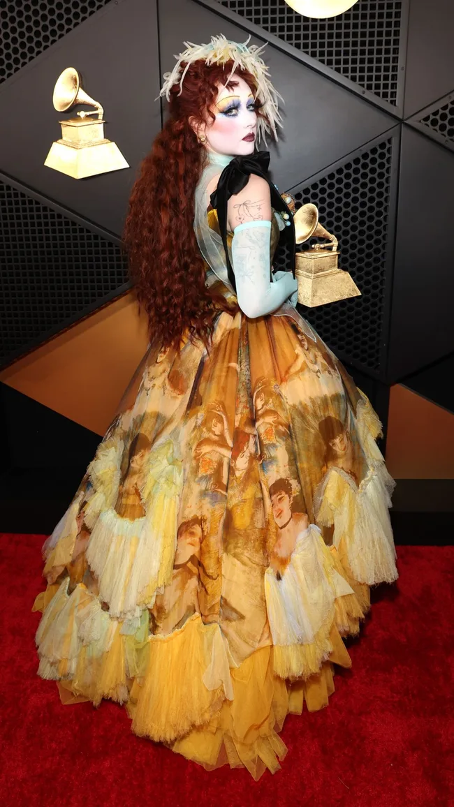 Grammys 2025 red carpet chapell roan