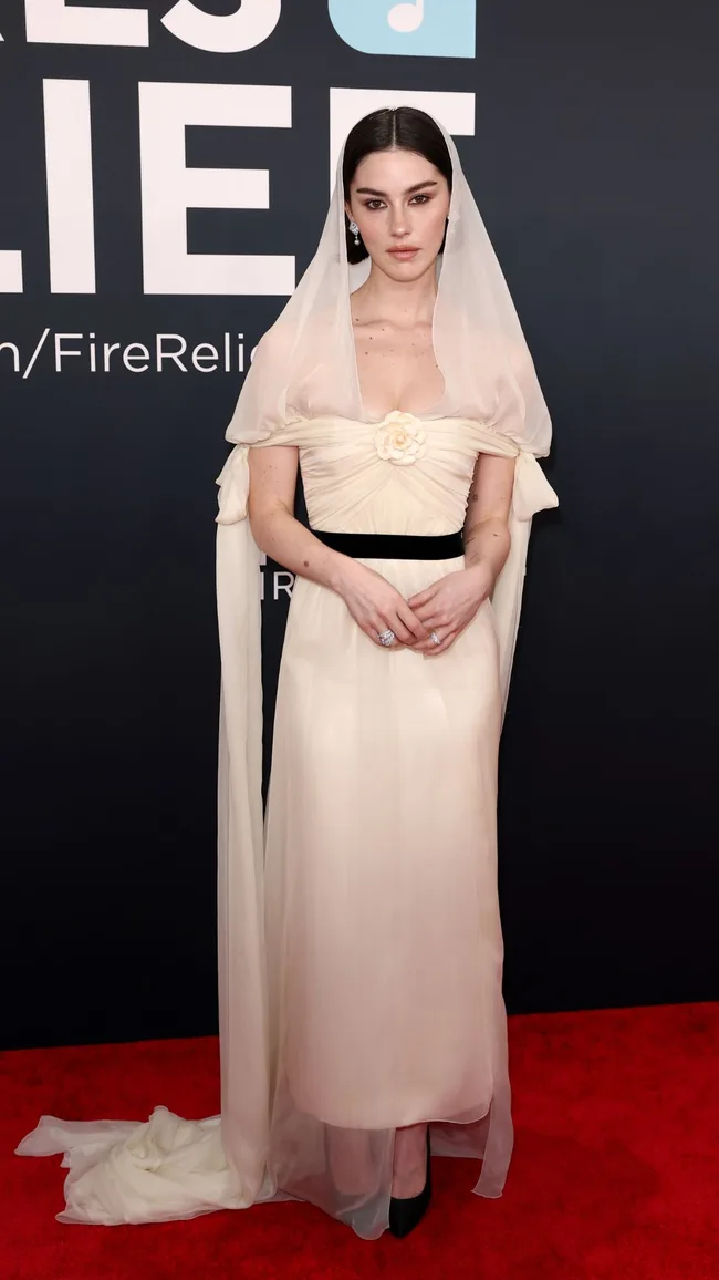 Grammys 2025 red carpet Gracie Abrams