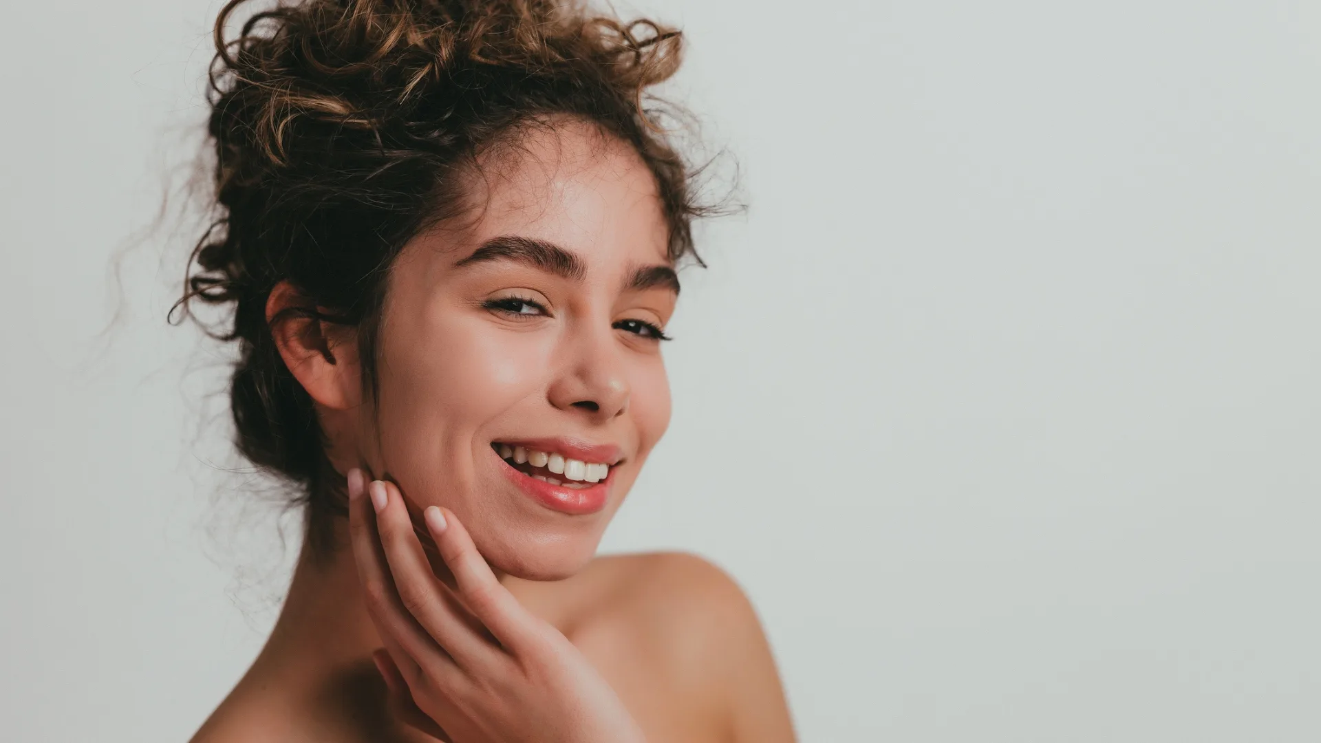 This French Pharmacy Hero Can Visibly Reduce Breakouts In 8 Hours