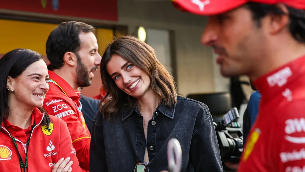 who is rebecca donaldson carlos sainz girlfriend