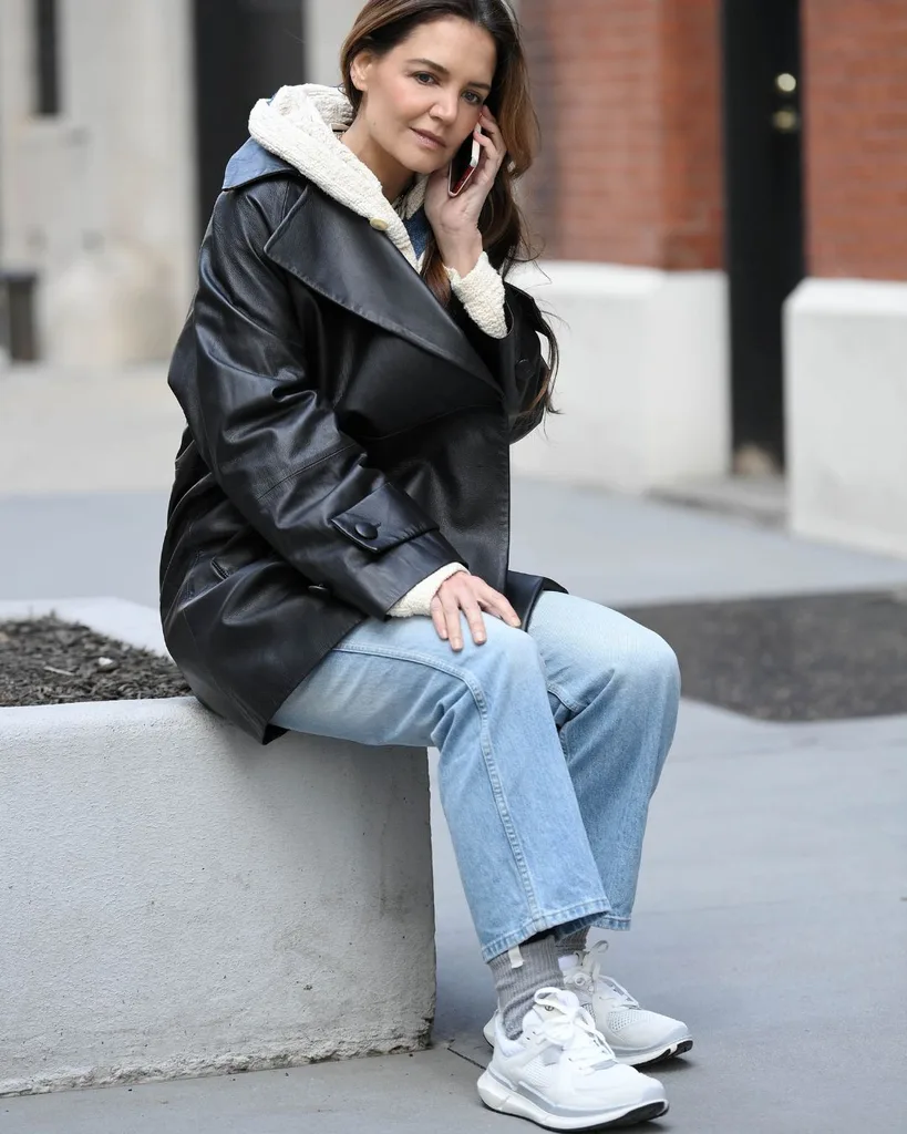 Katie Holmes style Ecco sneakers