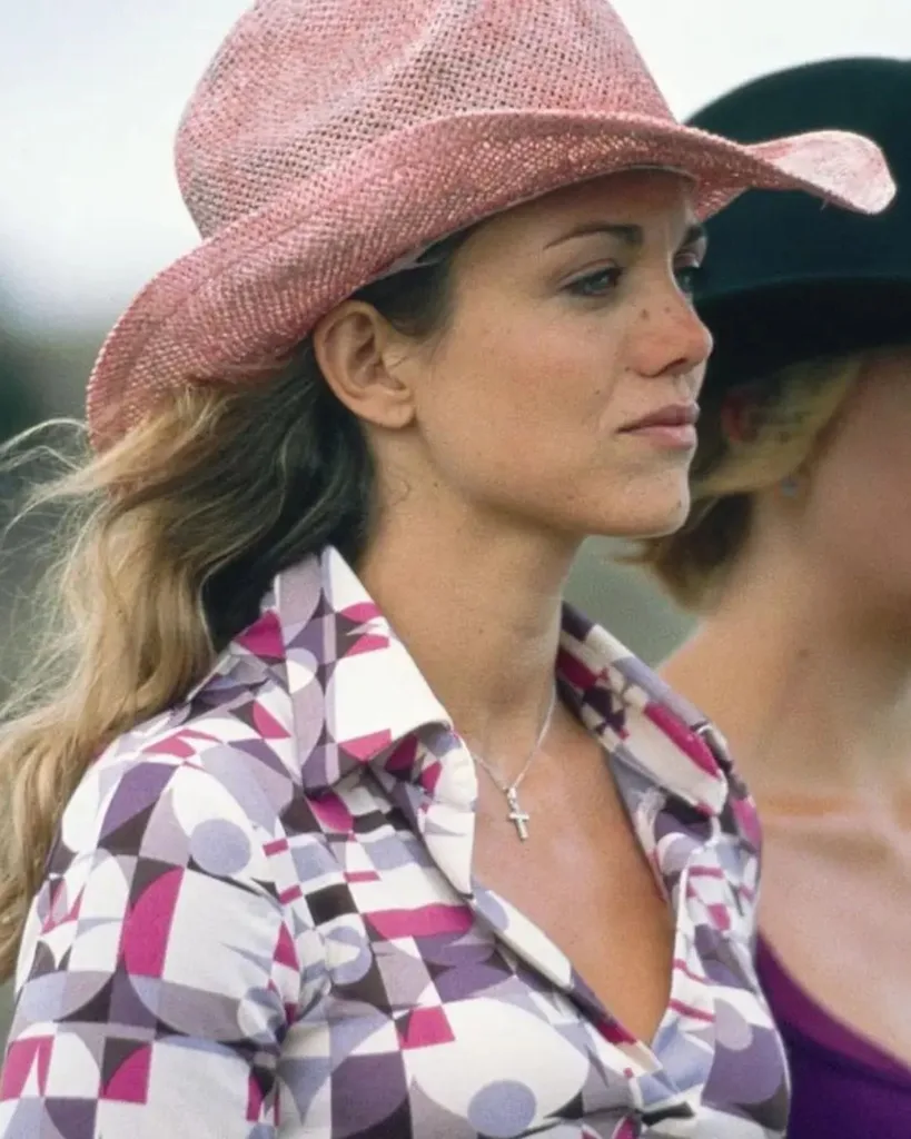 Tess McLeod's Daughters Cast