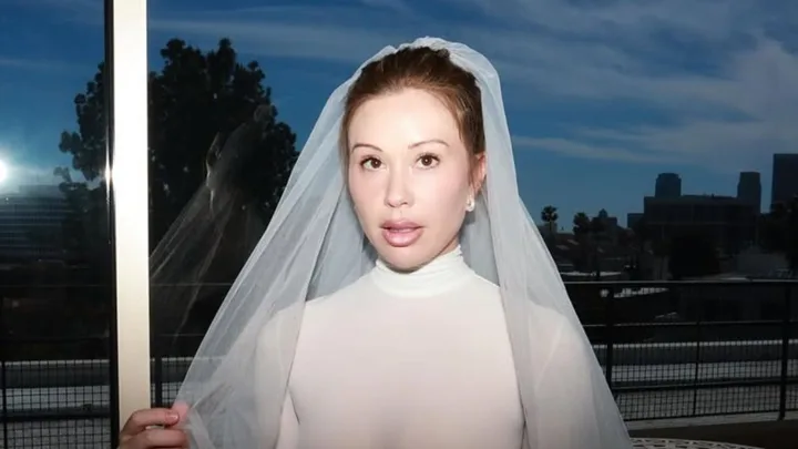 gabby windey wedding dress