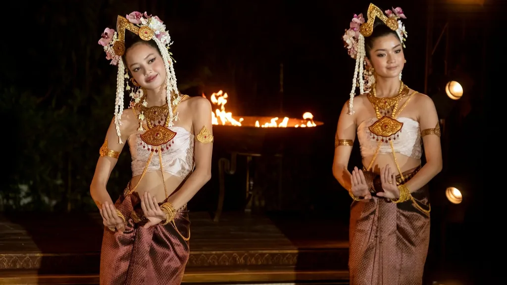 Mook Lisa the villain in The White Lotus (1)