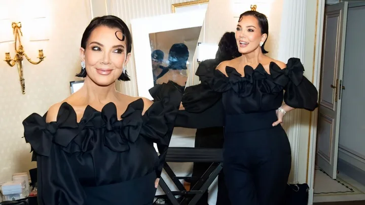 The Internet Wants to Know: What Has Kris Jenner Done To Her Face? 