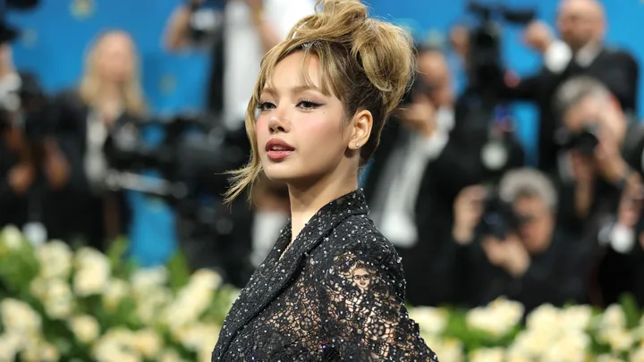 Blackpink’s Lisa Makes Her Glittering Met Gala 2025 Debut