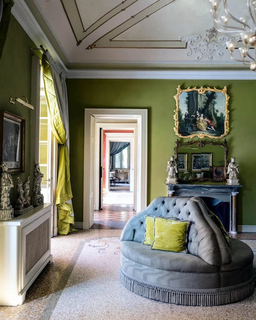 View down the hall
in the main palazzo of Passalacqua.