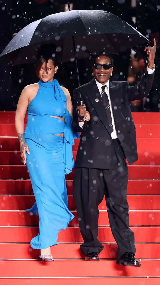 rihanna maternity style
