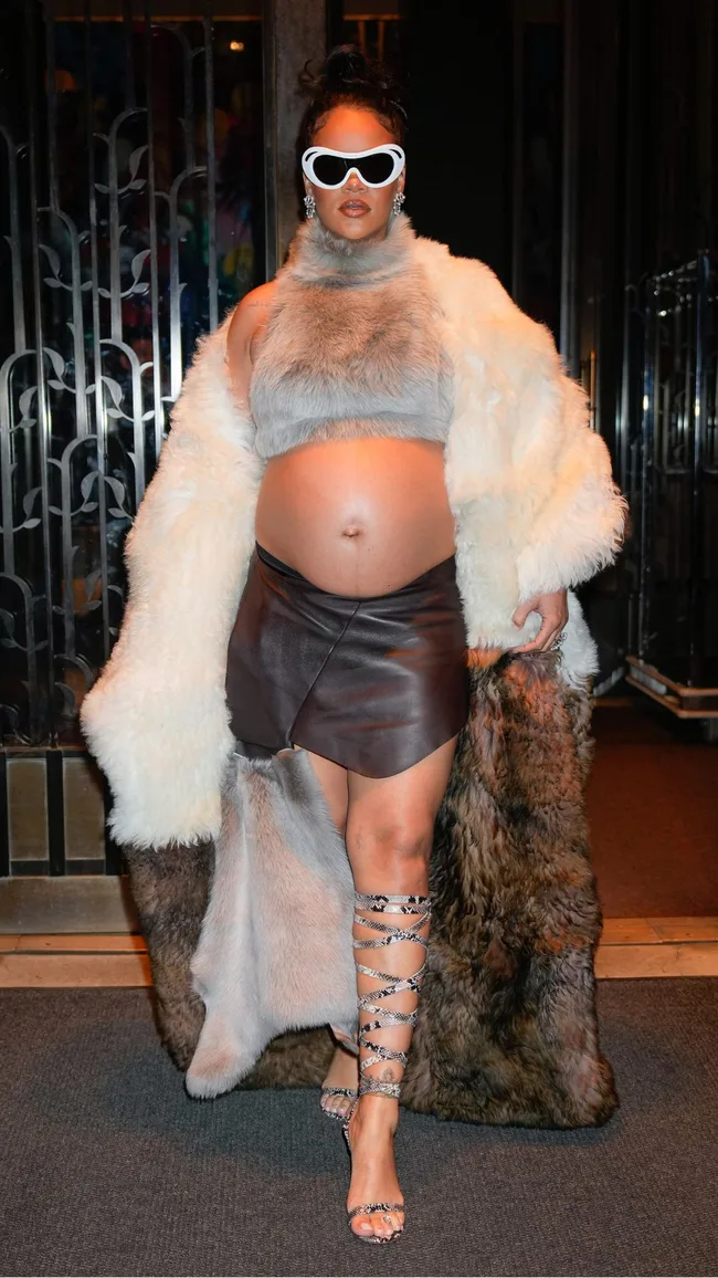 rihanna maternity style