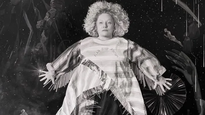 Julie Fragar’s Powerful Tribute to Justene Williams Takes Home the Archibald