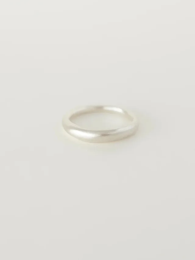 ARGENT SILVERSMITH
Fine Dome Ring