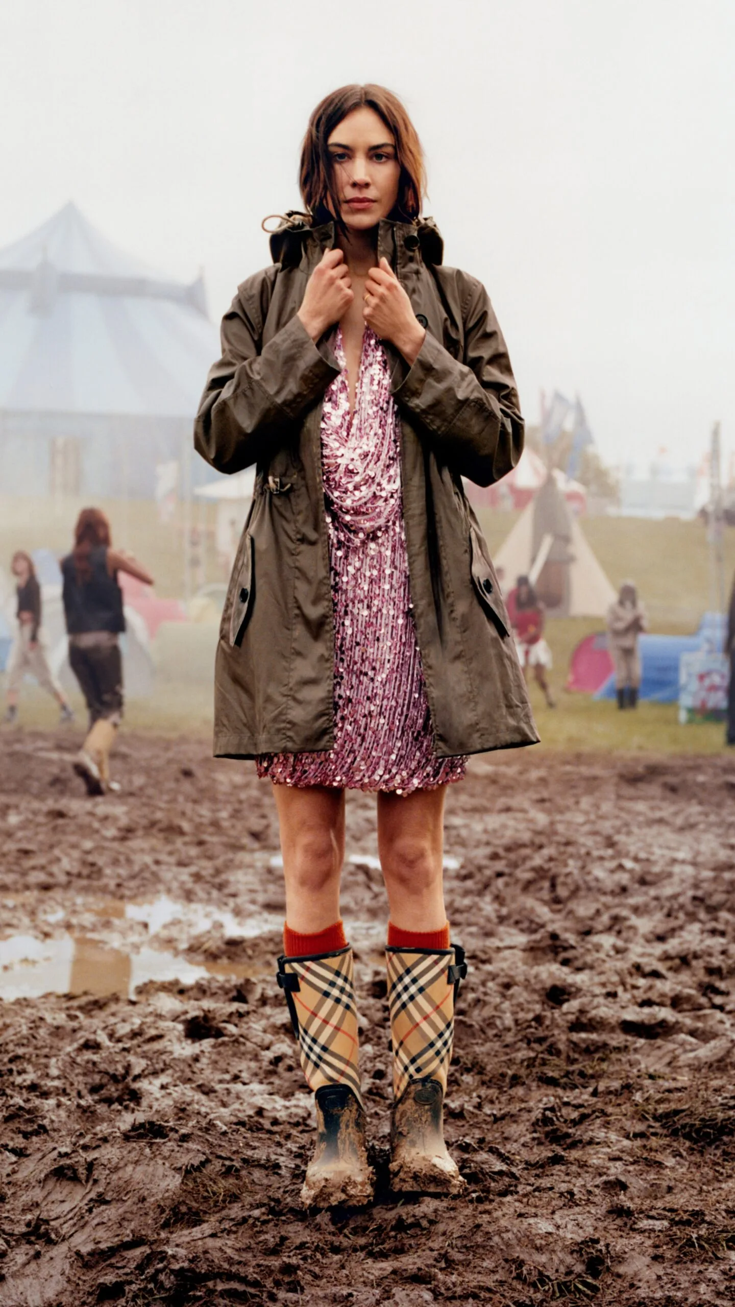 BURBERRY FESTIVAL COLLECTION FEATURING ALEXA CHUNG & LIAM GALLAGHER