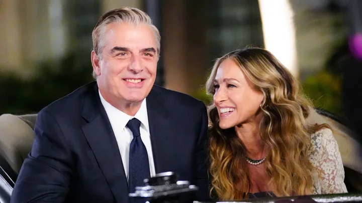 Sarah Jessica Parker Breaks Down Carrie & Big’s Turbulent Love Story: “Romantic, Messy, and Everything In Between”