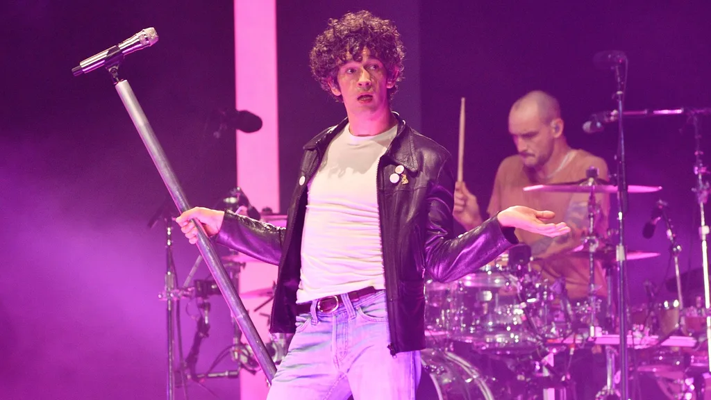 matty healy at glastobury on stage