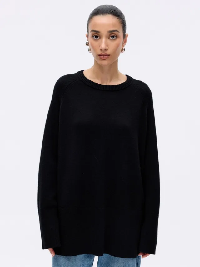 Best Knitwear Brands_marie claire_MINIMA ESSENCIALS
Emi Oversized Wool Cashmere Blend Knit