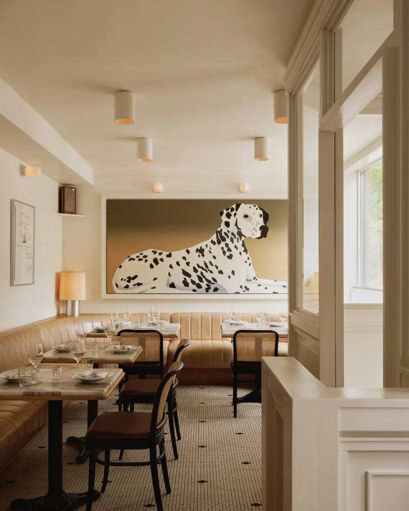 Le Violon Dalmatian Room Montreal
