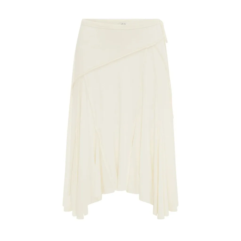 bella hadid with jean