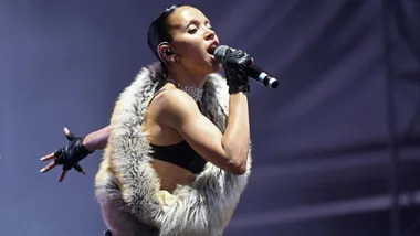 Did FKA Twigs Just Announce Her New Album With A Fake Pregnancy?