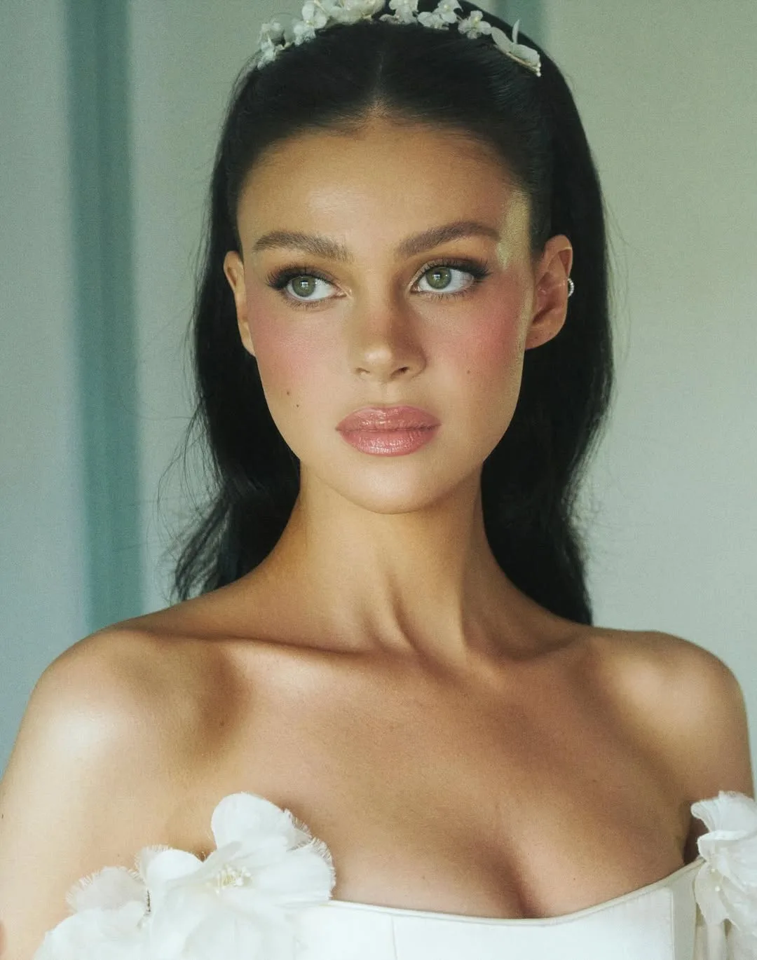 nicola peltz beckham's second wedding makeup