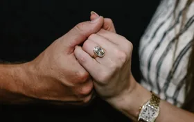 Travis Kelce collaborated with Kindred Lubeck of Artifex Fine Jewelry for taylor swift engagement ring