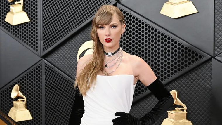 taylor swift on the red carpet