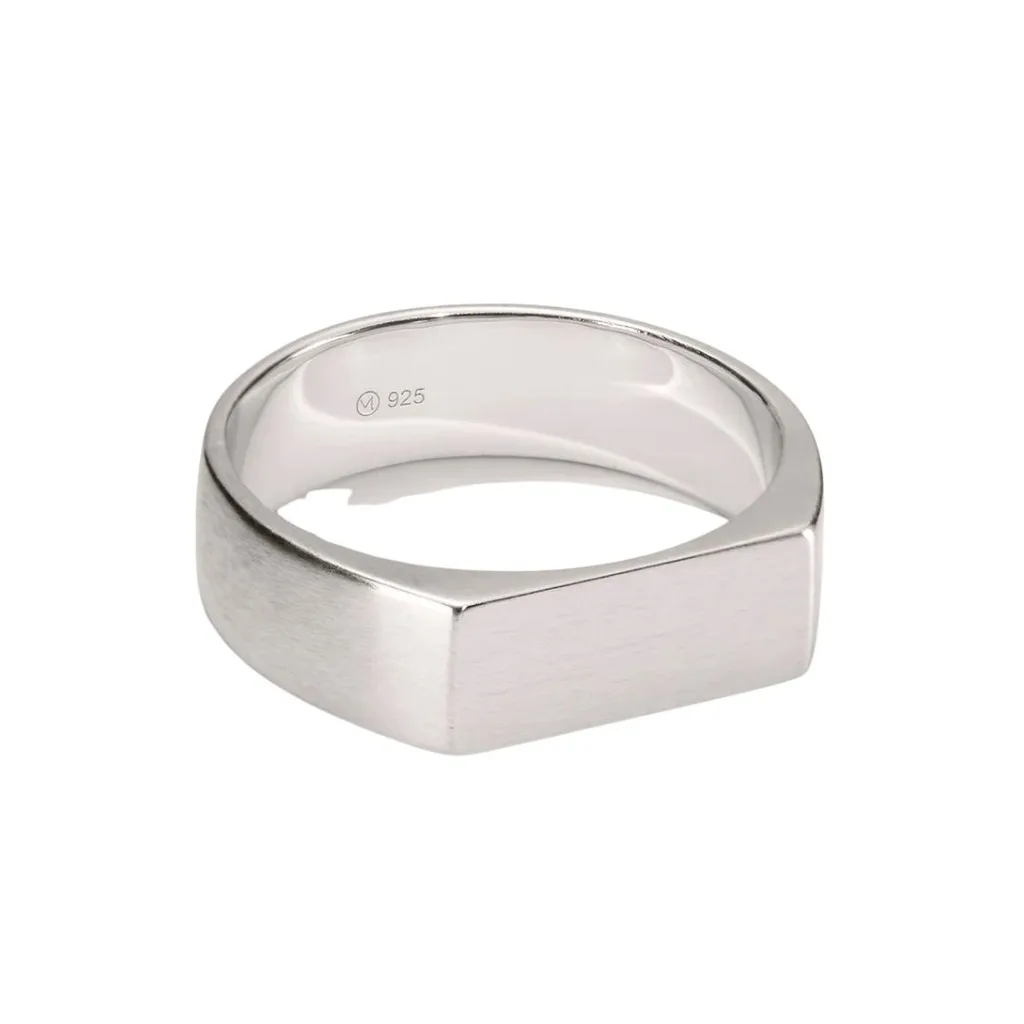 mejuri ring to wear with an oversized shirt