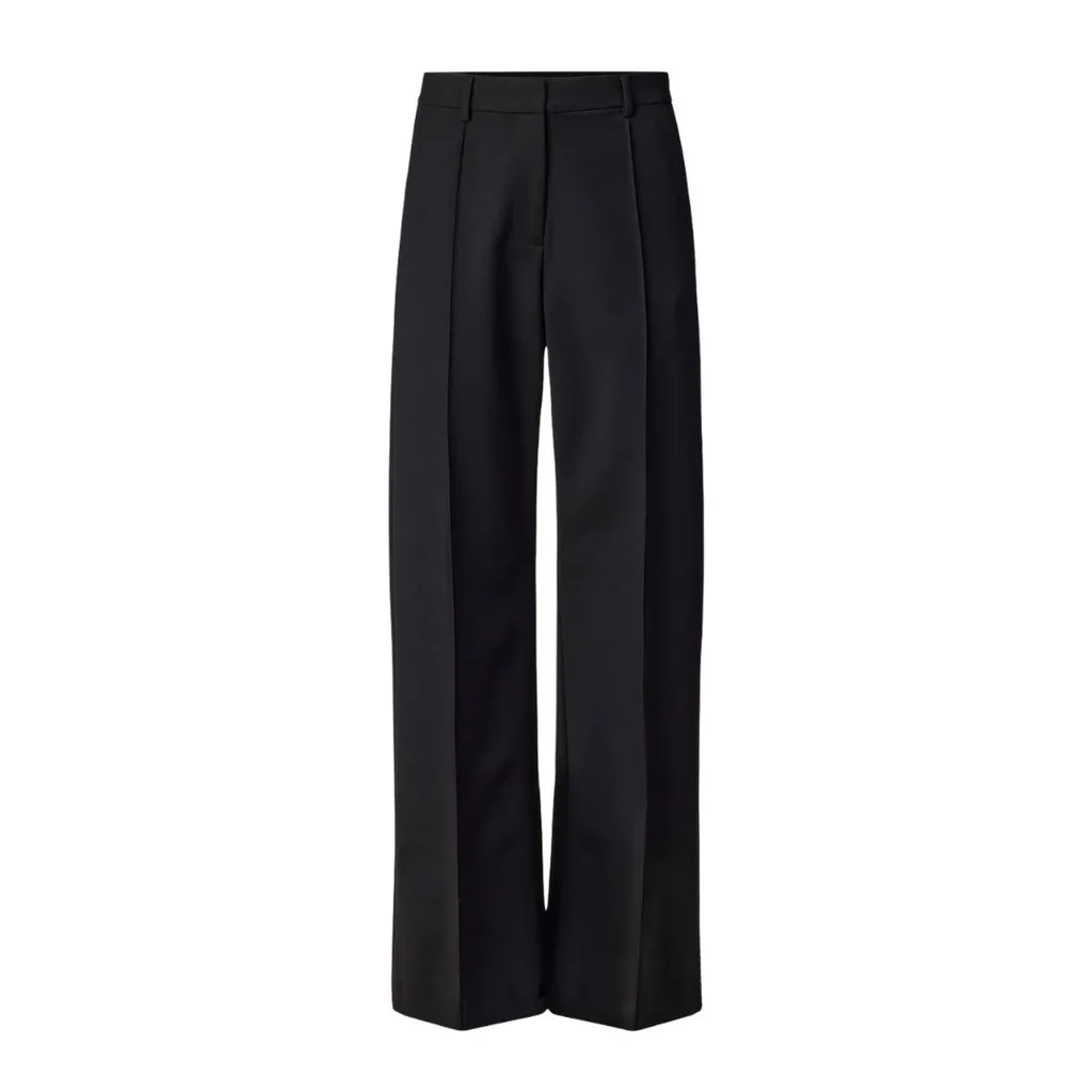 how to style an oversized shirt with trousers