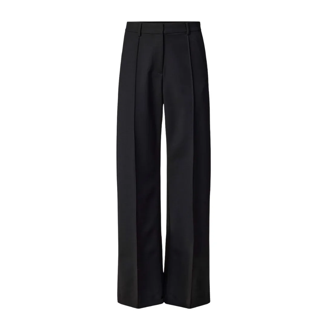 how to style an oversized shirt with trousers