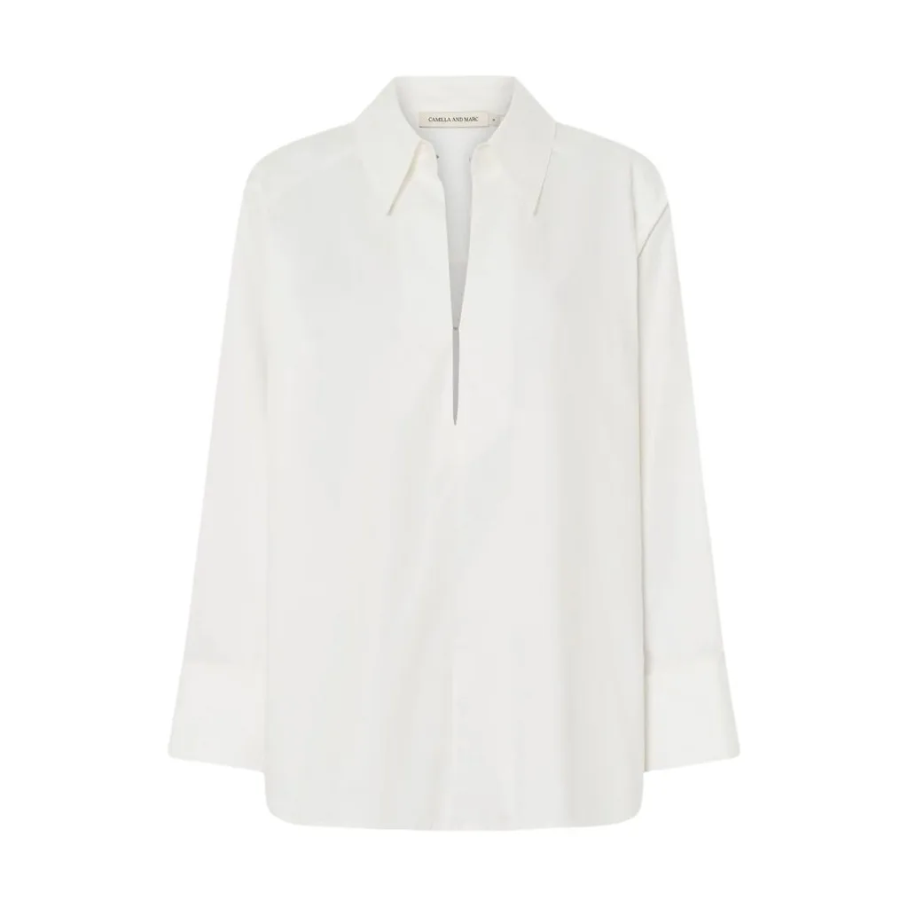 how to style an oversized shirt in white