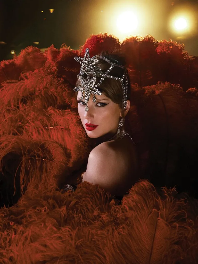 Taylow Swift Showgirl