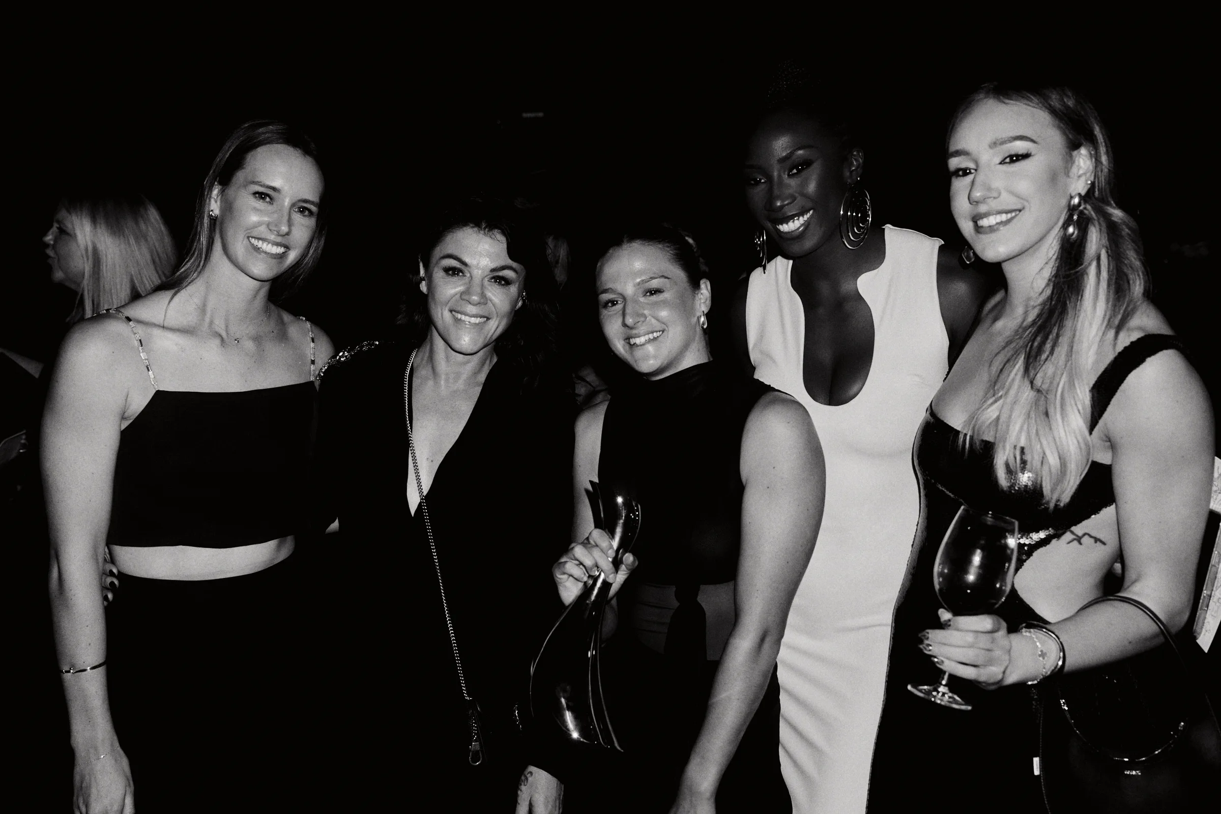 Emma McKeon, Em Rusciano, Molly Picklum, Ezi Magbegor and Alanna Smith. Image: Mason MacKenzie Wood 